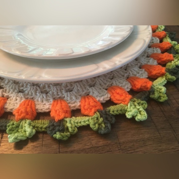 🆕 HANDMADE | Crochet Placemats + Coasters - Set of 6 - Cream with carrots - Picture 6 of 6